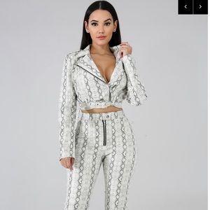 Viper Leatherette Set